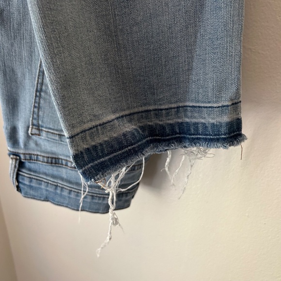 Banana Republic Premium Light Denim Girlfriend Mid-Rise Jeans | Size 27 - Picture 7 of 8